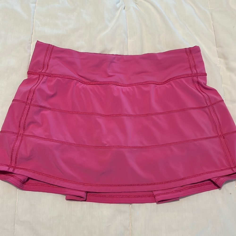 LuLu Lemon 12" Pace Rival Skirt - size 6 - great condition